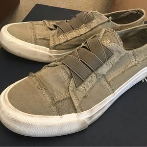 Blowfish slip-on, size 6, khaki canvas